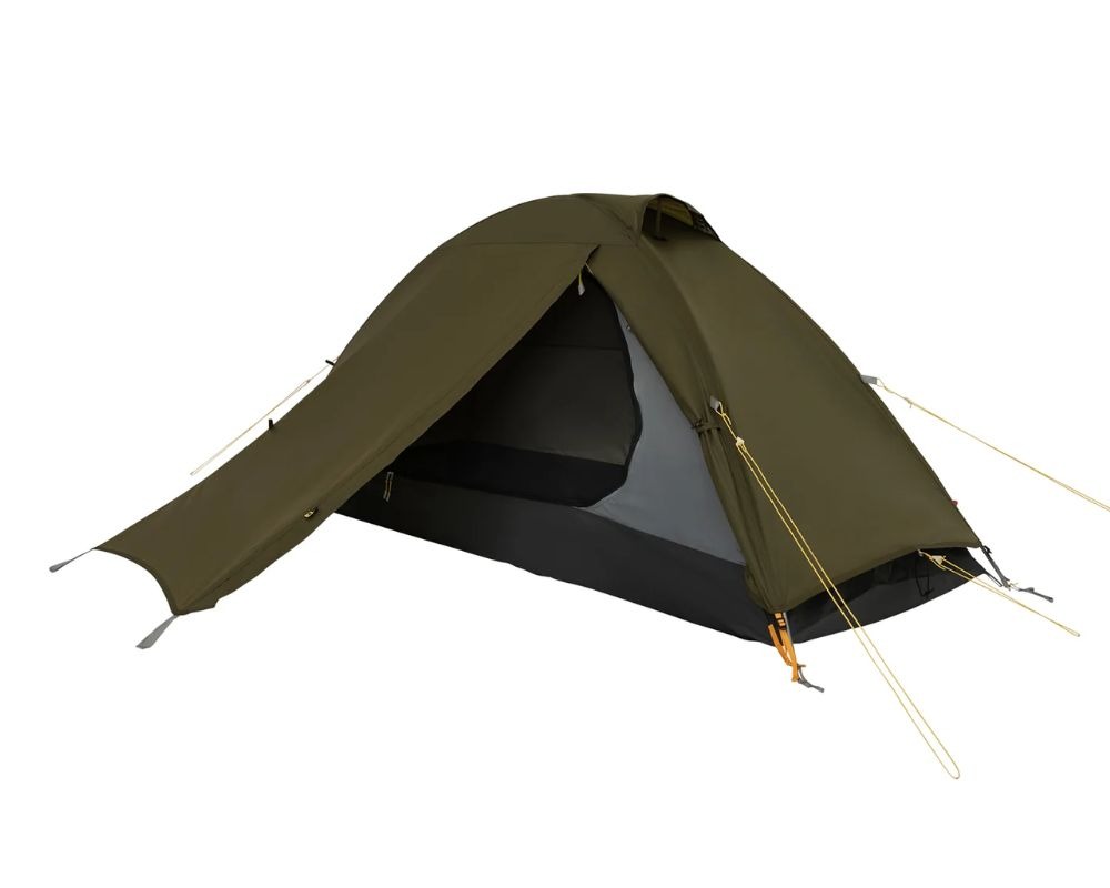 Particolare dell'abside della tenda Ace 1 tenda bikepacking 1 posto aperto, evidenziando lo spazio protetto per riporre lo zaino e l'attrezzatura.
